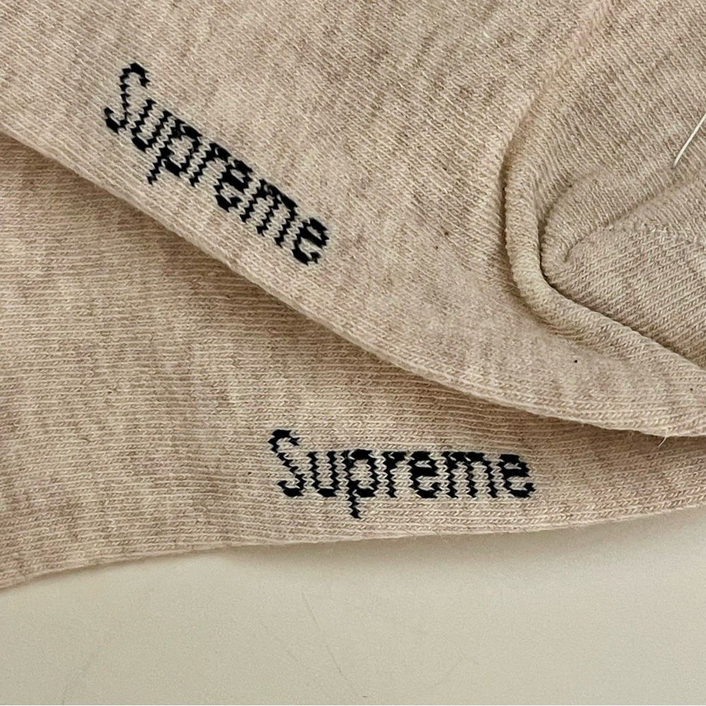 [NEW] Supreme Jacquard Box Logo Crew Socks - Oatmeal / Beige - Picture 2 of 3